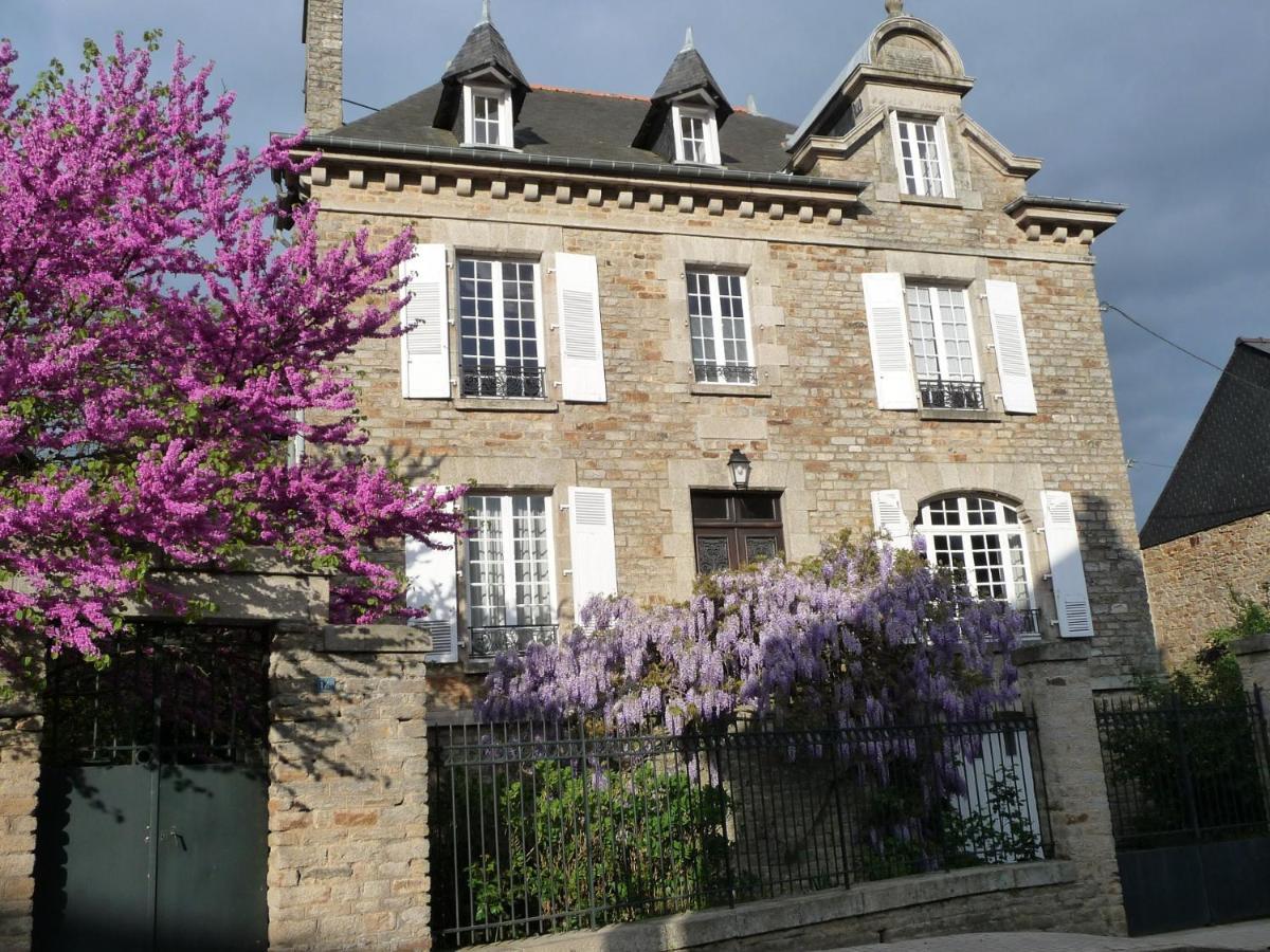 Le 14 St Michel Bed & Breakfast Josselin Bagian luar foto