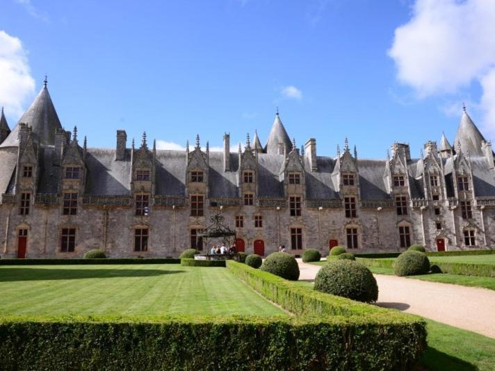Le 14 St Michel Bed & Breakfast Josselin Bagian luar foto