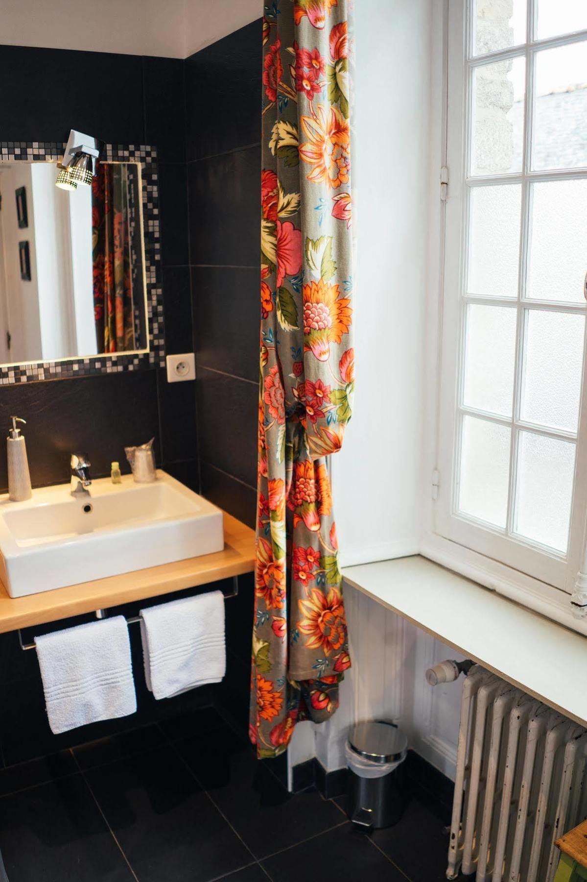 Le 14 St Michel Bed & Breakfast Josselin Bagian luar foto